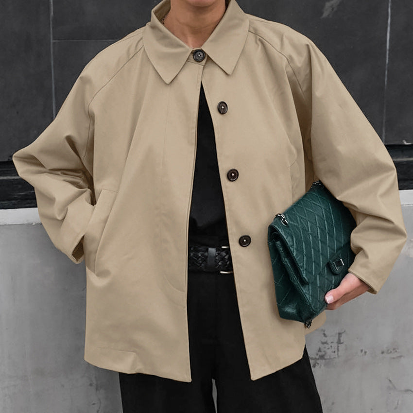 Damer modeövergångsjacka i avslappnad oversized-snitt med praktiska fickor Mirla-Eva Jonsson