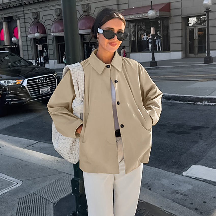Damer modeövergångsjacka i avslappnad oversized-snitt med praktiska fickor Mirla-Eva Jonsson