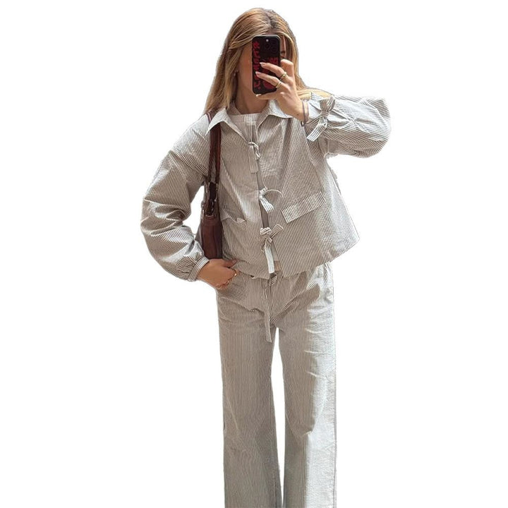 Damer moderiktat randigt tvådelat set med oversized jacka och vida byxor Mirla-Eva Jonsson