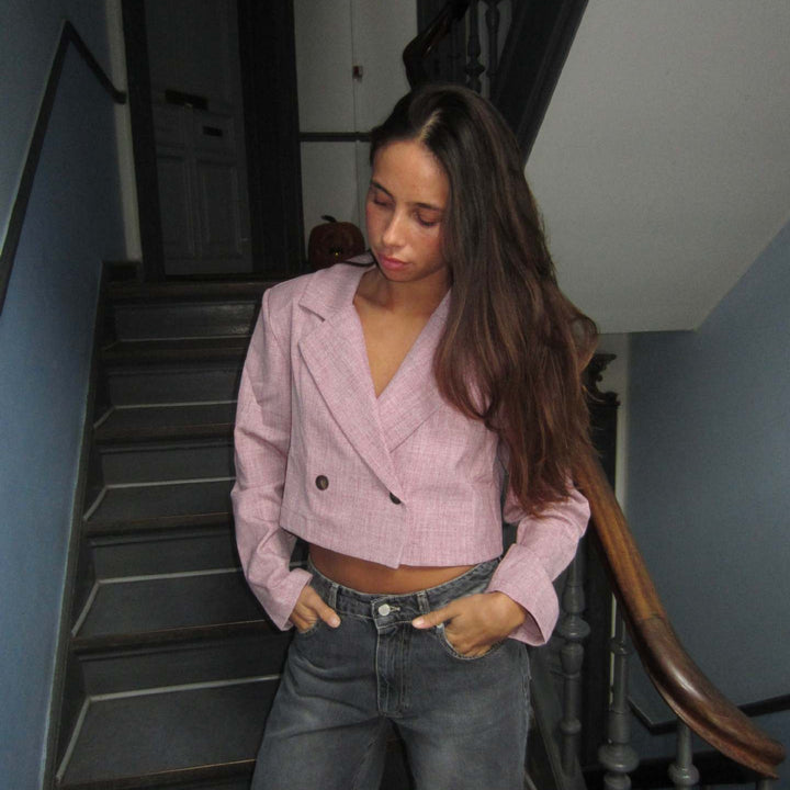Damer moderiktig cropped blazer med elegant revers Mirla-Eva Jonsson