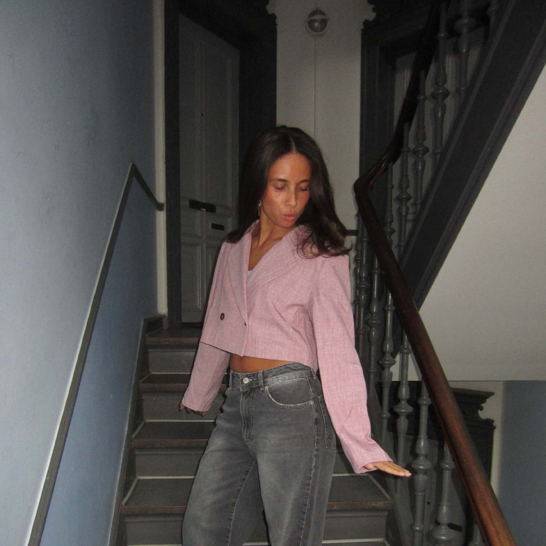 Damer moderiktig cropped blazer med elegant revers Mirla-Eva Jonsson