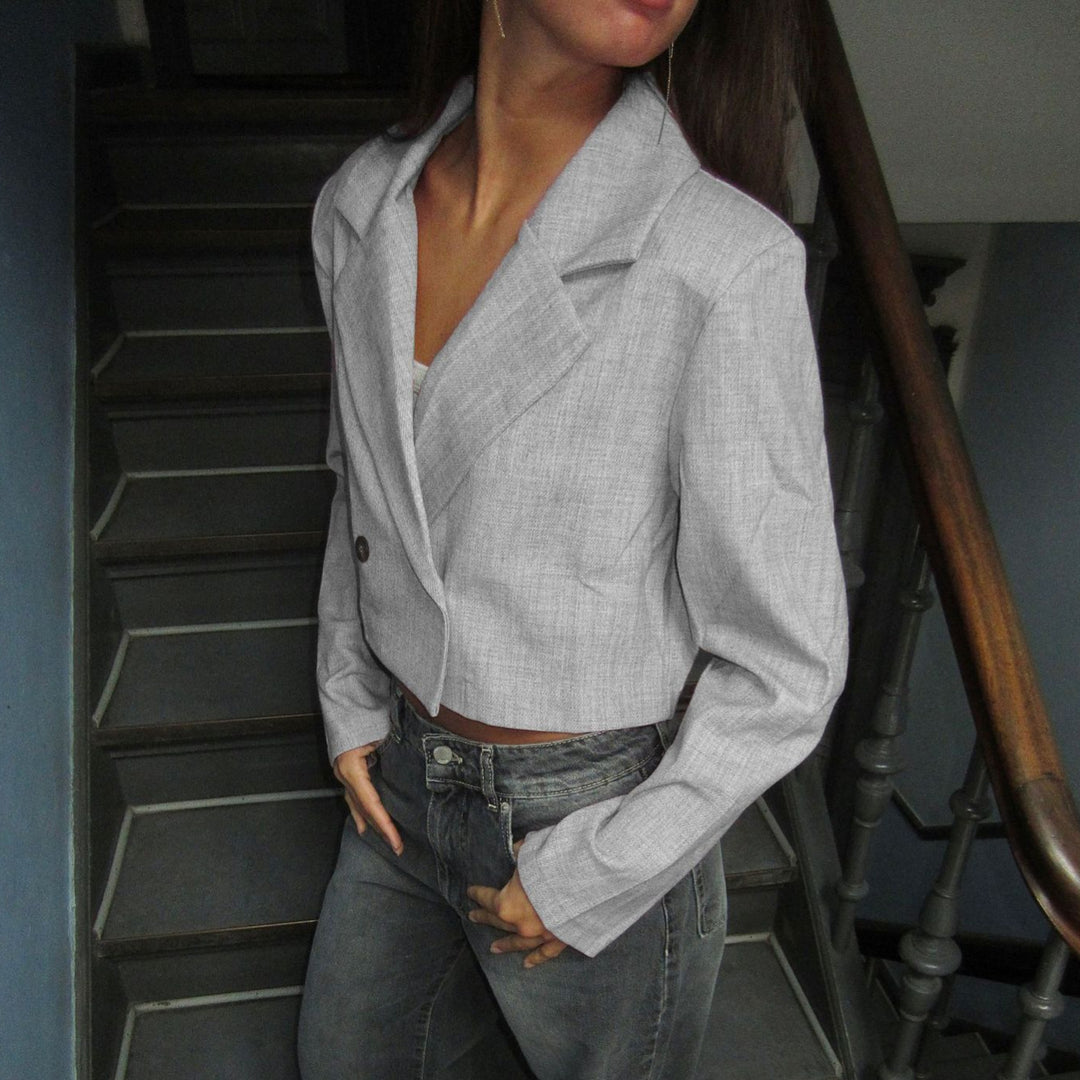 Damer moderiktig cropped blazer med elegant revers Mirla-Eva Jonsson