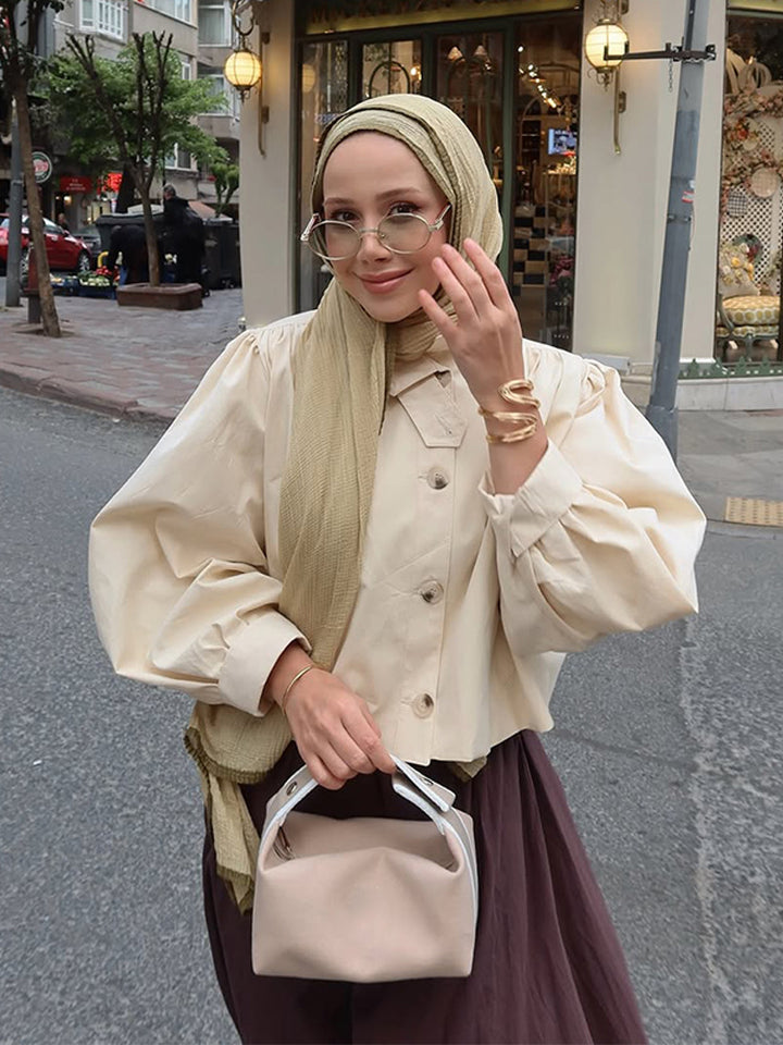 Damer moderiktig kort jacka med voluminösa ärmar Mirla-Eva Jonsson