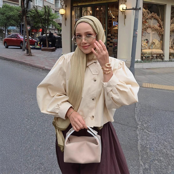 Damer moderiktig kort jacka med voluminösa ärmar Mirla-Eva Jonsson