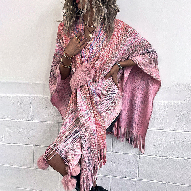 Damer moderiktig poncho med lyxig konstpälsdetalj och kreativa fransar Mirla-Eva Jonsson