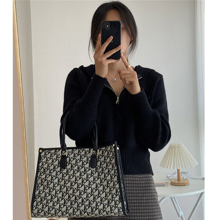 Damer moderiktig zip-hoodie i mjuk stickad Eva Jonsson-Eva Jonsson