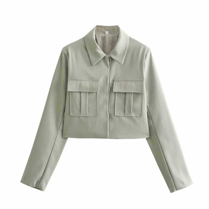 Damer moderiktigt set med cropped jacka och vida byxor Mirla-Eva Jonsson