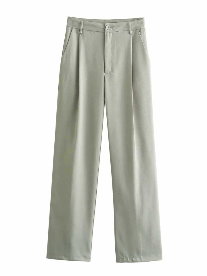 Damer moderiktigt set med cropped jacka och vida byxor Mirla-Eva Jonsson