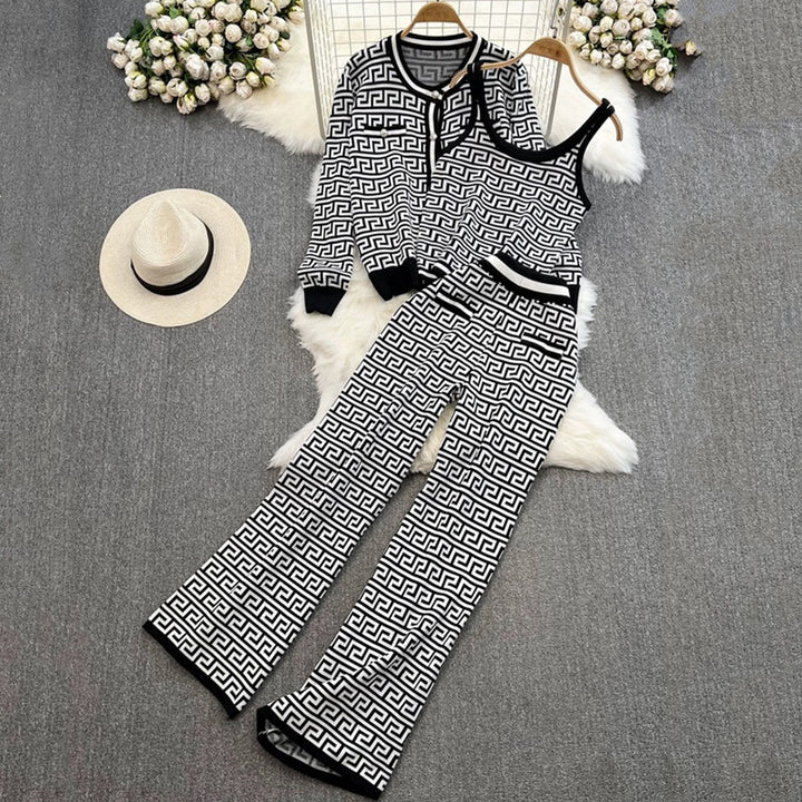 Damer moderiktigt stickat lounge set med geometrisk mönster och cardigan Mirla-Eva Jonsson