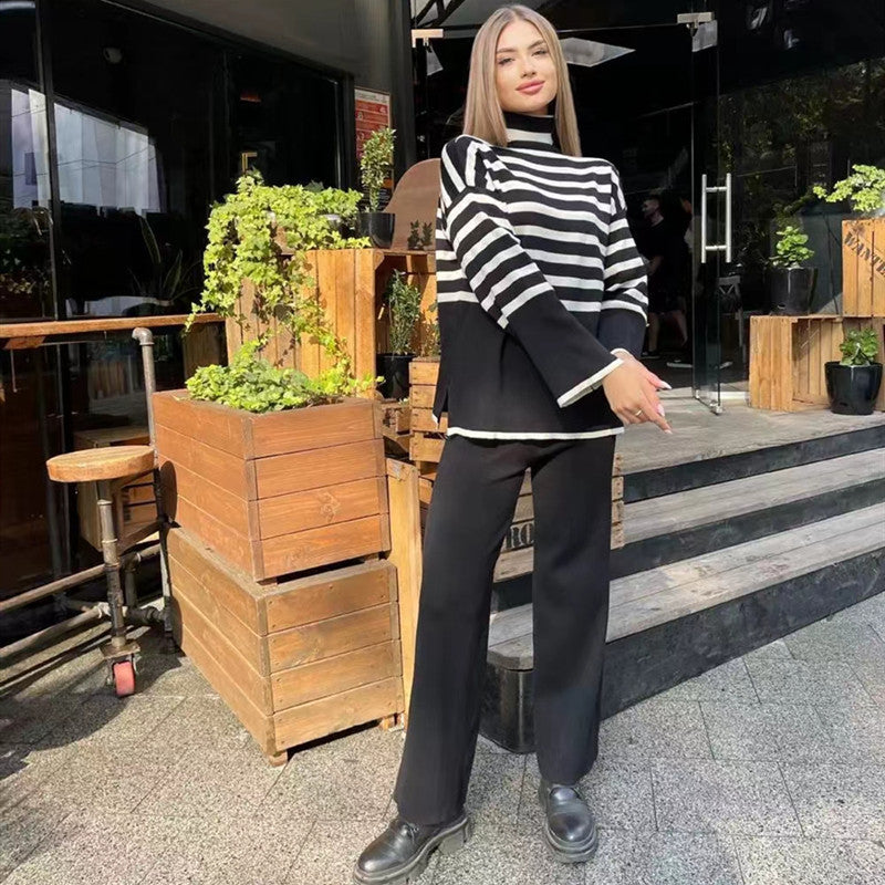 Damer moderiktigt stickensemble med fina ränder Mirla-Eva Jonsson