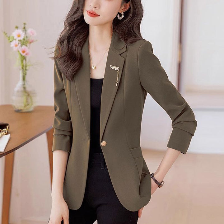 Damer modern blazer med en lätt skräddarsydd passform Mirla-Eva Jonsson