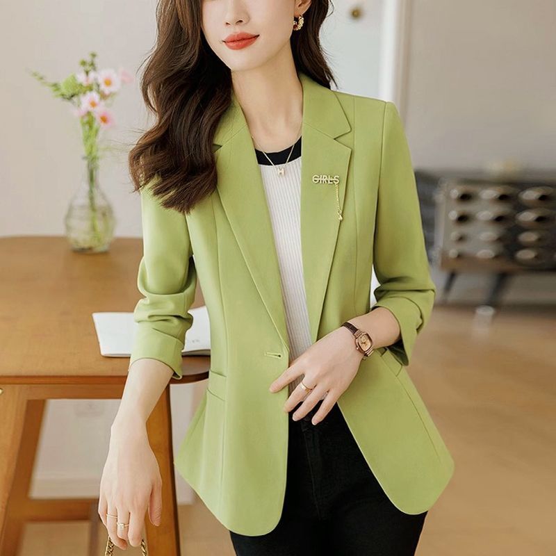 Damer modern blazer med en lätt skräddarsydd passform Mirla-Eva Jonsson