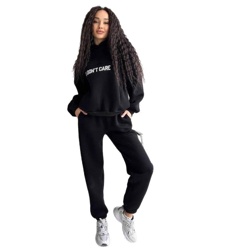 Damer modern hoodie med iögonfallande tryck Mirla-Eva Jonsson