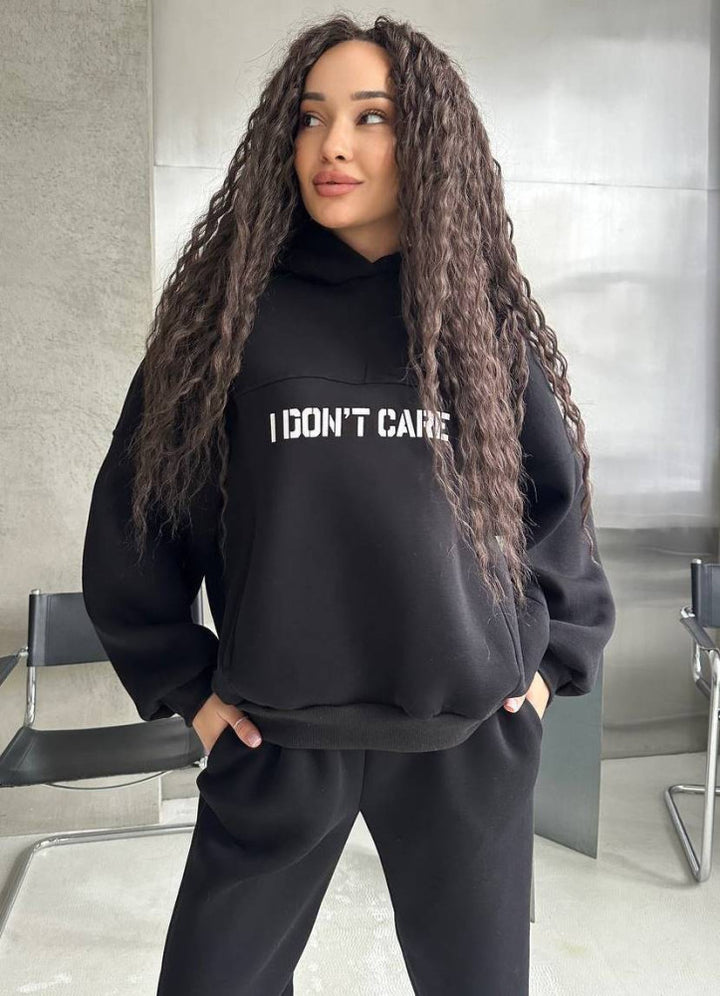 Damer modern hoodie med iögonfallande tryck Mirla-Eva Jonsson