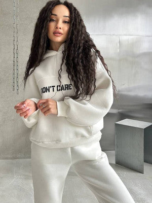 Damer modern hoodie med iögonfallande tryck Mirla-Eva Jonsson