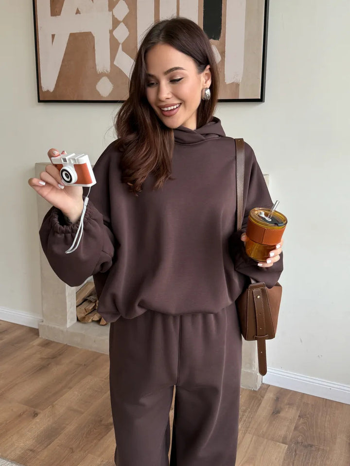 Damer modern oversized-tröja med hög krage Mirla-Eva Jonsson