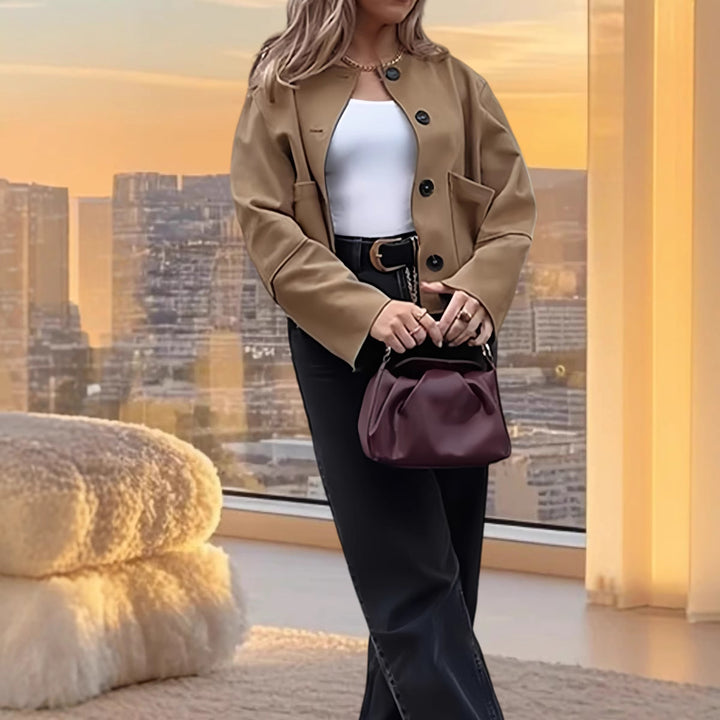 Damer moderna jacka i minimalistisk stil Mirla-Eva Jonsson