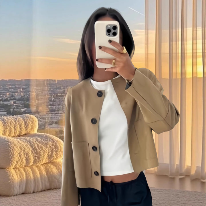 Damer moderna jacka i minimalistisk stil Mirla-Eva Jonsson