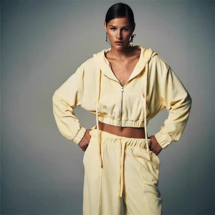 Damer modernt Cropped-fleece-set med huva och dragsko Mirla-Eva Jonsson