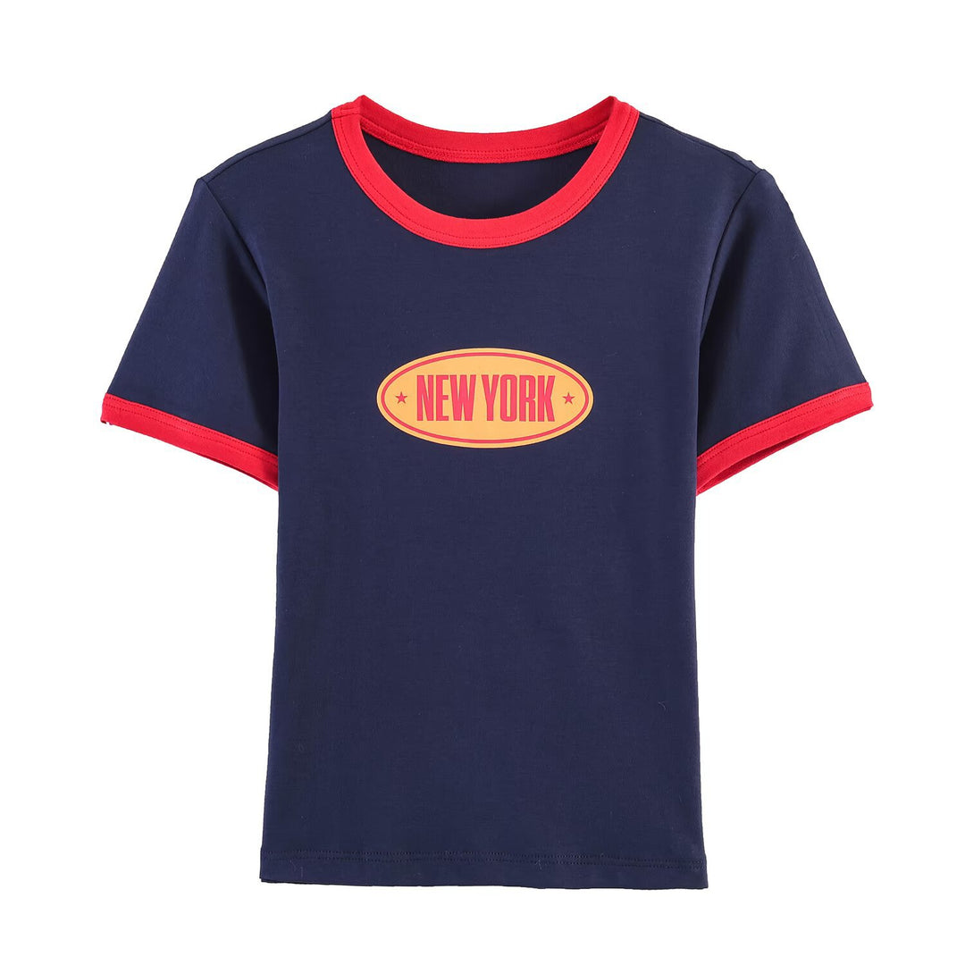 Damer modernt T-shirt med kontrasterande ärmar och tryckt text Mirla-Eva Jonsson