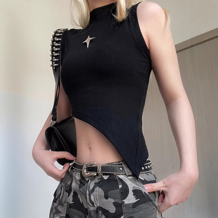 Damer modernt asymmetriskt överdel med elegant ståkrage och metalliska accenter Mirla-Eva Jonsson
