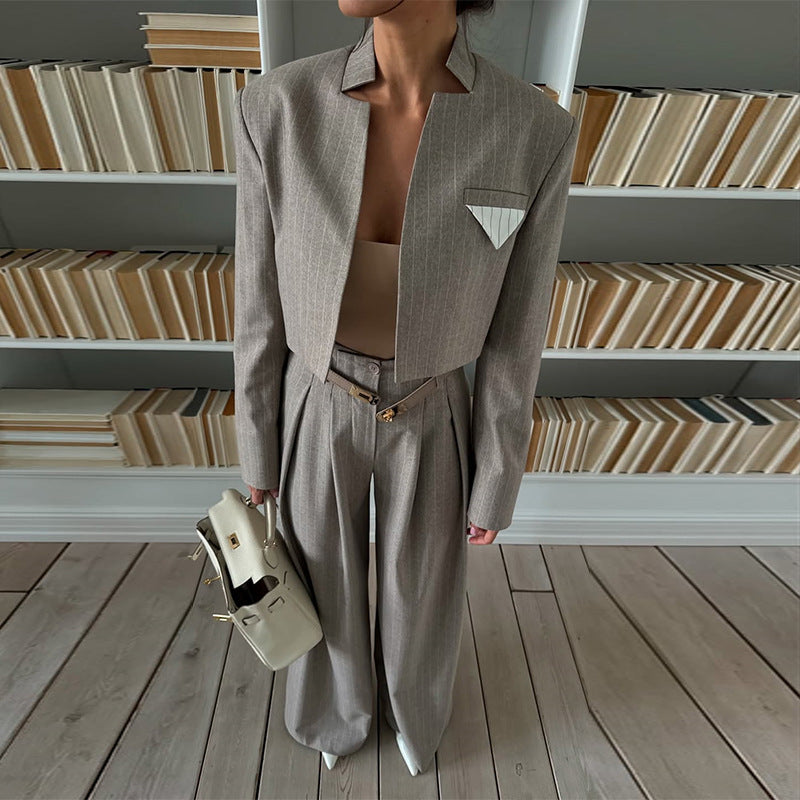 Damer modernt cropped blazer-set med vida byxor Mirla-Eva Jonsson