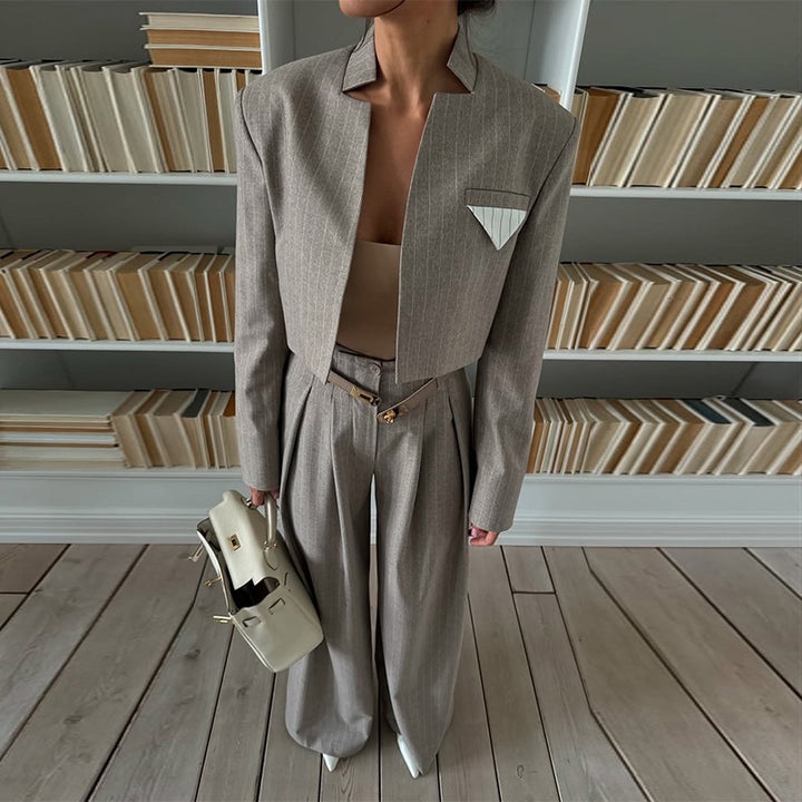 Damer modernt cropped blazer-set med vida byxor Mirla-Eva Jonsson