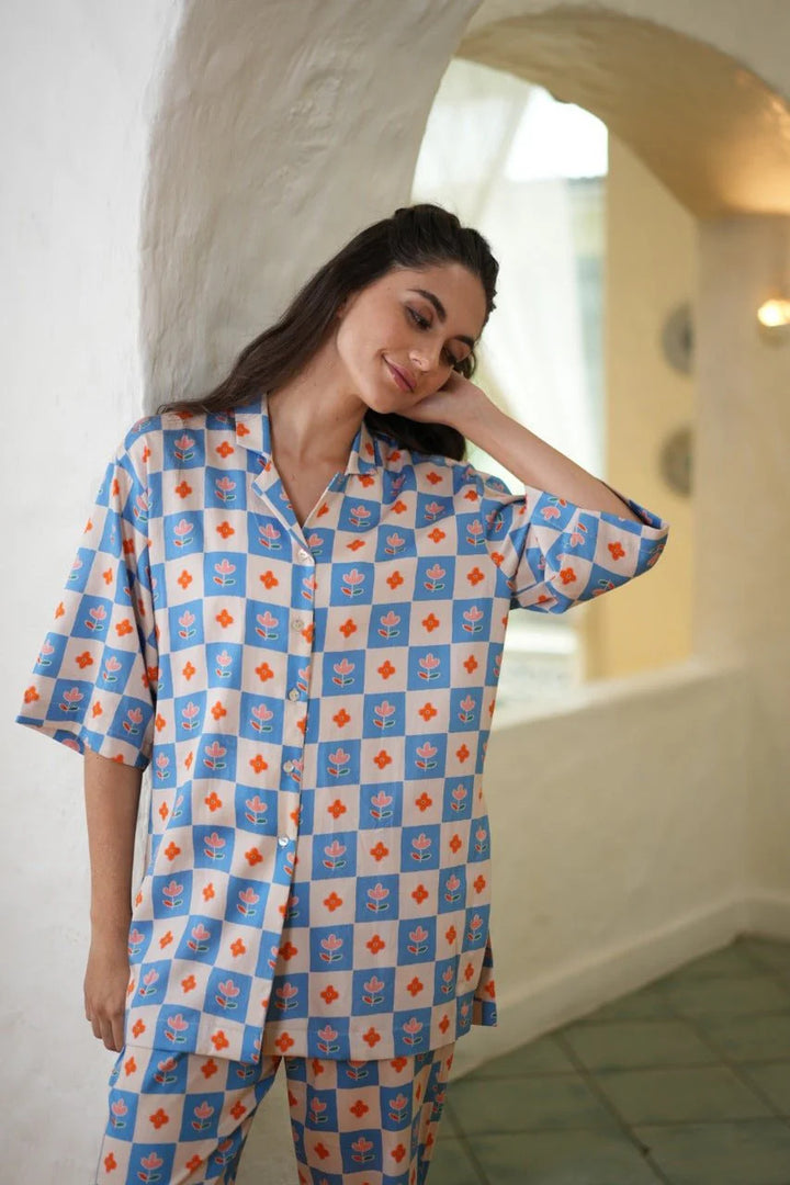 Damer modernt kortärmad skjorta med hjärtmotiv Eva Jonsson-Eva Jonsson