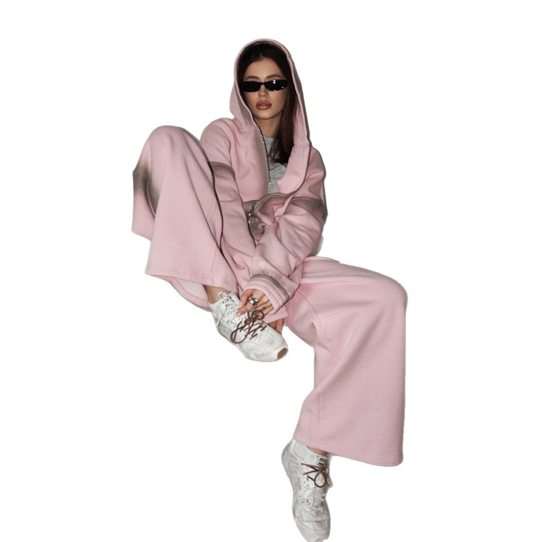 Damer modernt lounge-set med oversized huvtröja och vida byxor Mirla-Eva Jonsson