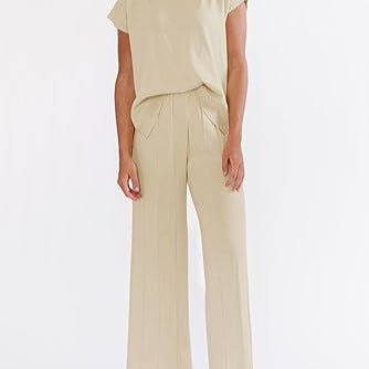 Damer modernt loungewear-set med elegant skärning Mirla-Eva Jonsson