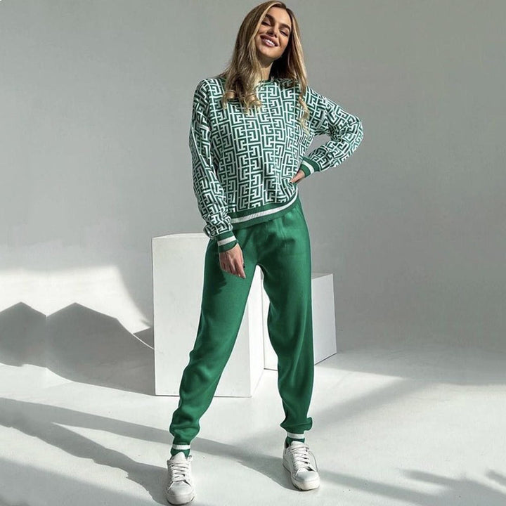 Damer modernt stickat loungewear-set med grafiskt mönster Mirla-Eva Jonsson