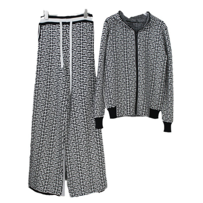 Damer modernt stickat loungewear-set med grafiskt mönster Mirla-Eva Jonsson