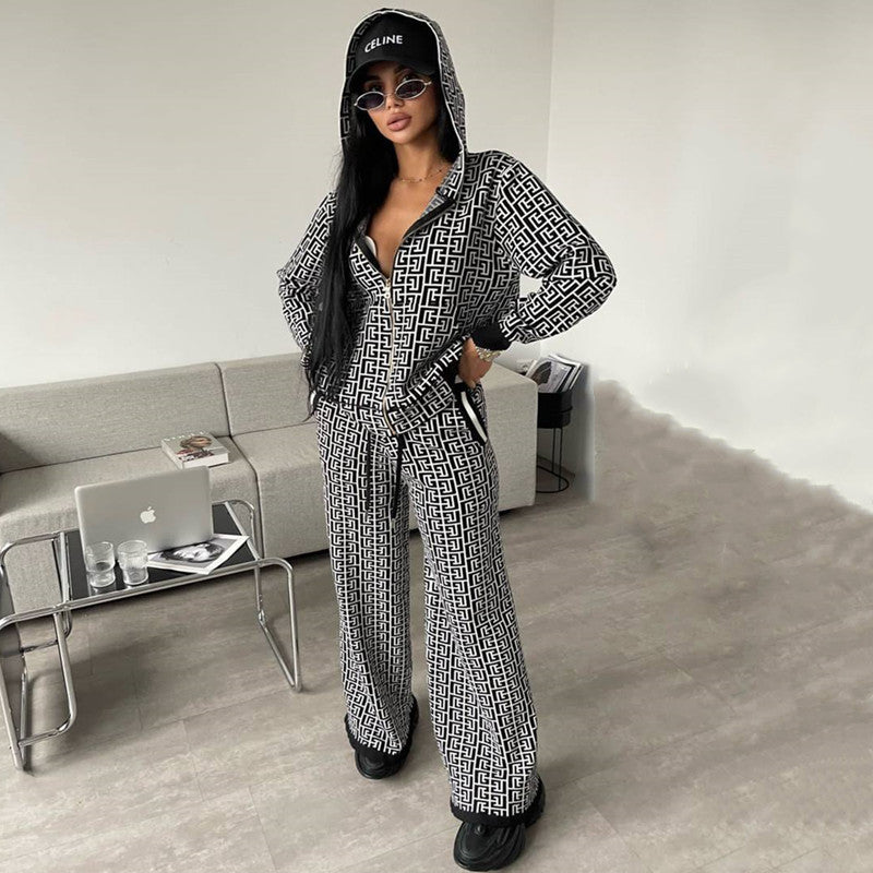 Damer modernt stickat loungewear-set med grafiskt mönster Mirla-Eva Jonsson