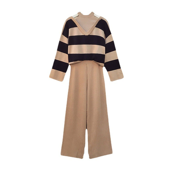 Damer modernt stickat loungewear-set med randmönster och hög krage Mirla-Eva Jonsson