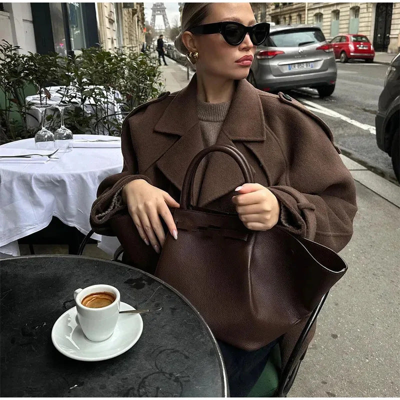 Damer modeskal trenchjacka med taillbar bälte och eleganta knappar Mirla-Eva Jonsson