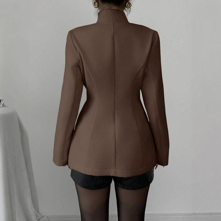 Damer modet övergång blazer med hög revers och strukturerad tyg Mirla-Eva Jonsson