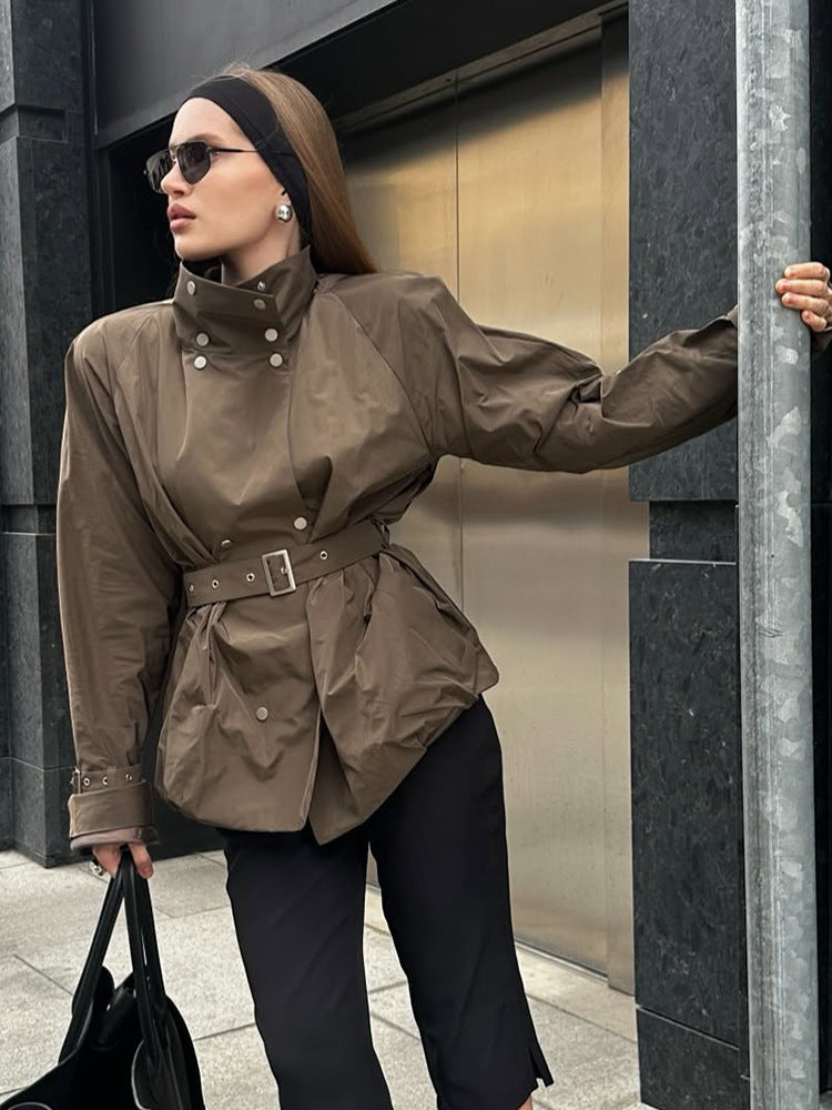 Damer modetrend Utility-jacka med midjebälte och trendiga knapppdetaljer Mirla-Eva Jonsson