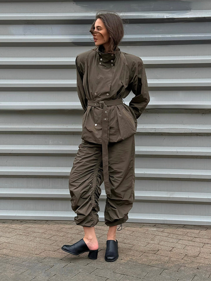Damer modetrend Utility-jacka med midjebälte och trendiga knapppdetaljer Mirla-Eva Jonsson