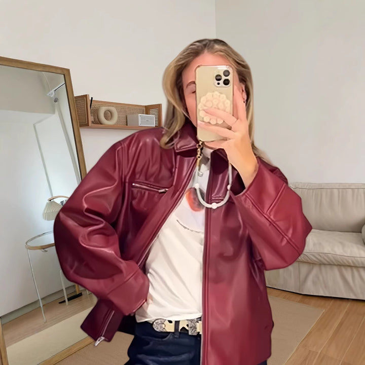 Damer modetrend avslappnad läderjacka med asymmetriska dragkedjor Mirla-Eva Jonsson
