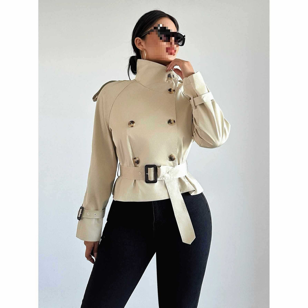Damer modetrend cropped trenchcoat-jacka med elegant bälte Mirla-Eva Jonsson