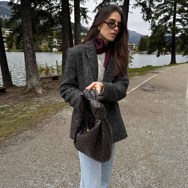 Damer modetrend dubbelknäppt blazer Mirla-Eva Jonsson