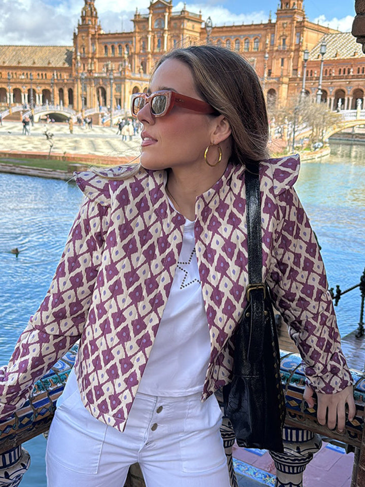 Damer modetrend jacka med volang och stiligt mönster Mirla-Eva Jonsson