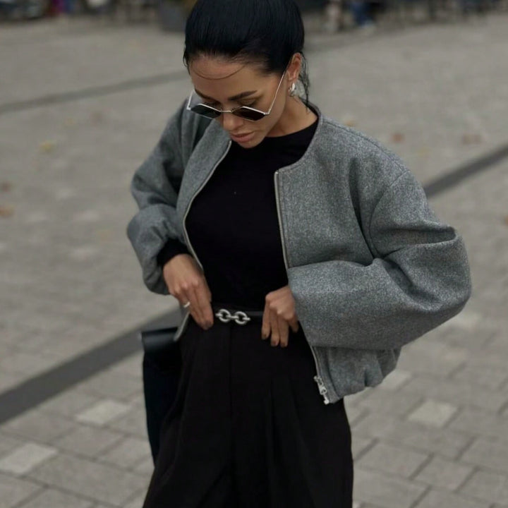 Damer modetrend kort skuren jacka med voluminösa ärmar Mirla-Eva Jonsson