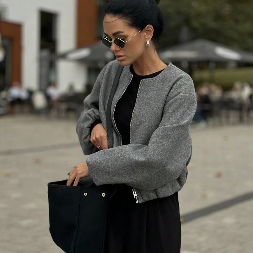 Damer modetrend kort skuren jacka med voluminösa ärmar Mirla-Eva Jonsson