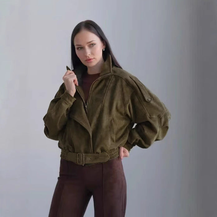 Damer modetrend läderjacka med lös passform och figursydd design Mirla-Eva Jonsson