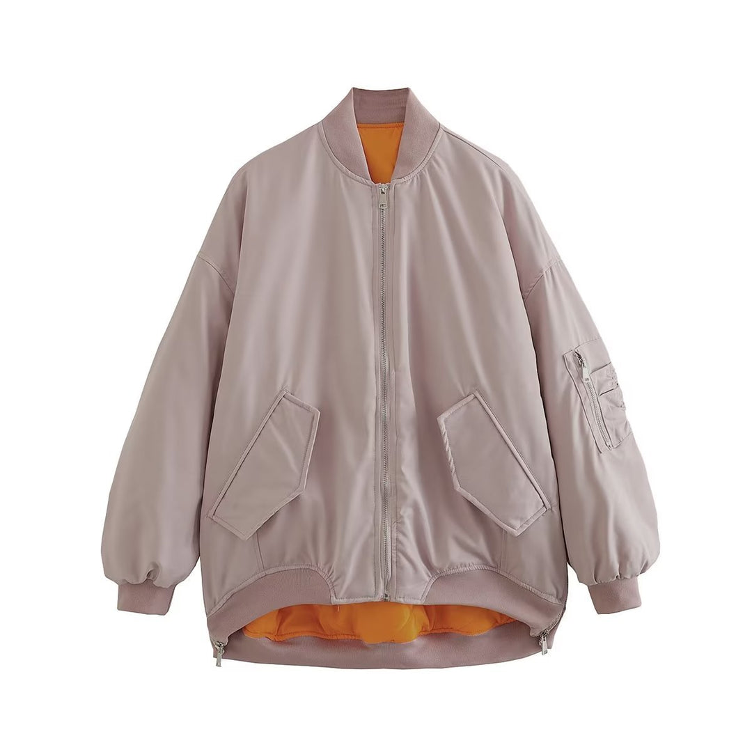Damer modetrendig oversized bomberjacka med funktionella fickor och sportig design Mirla-Eva Jonsson