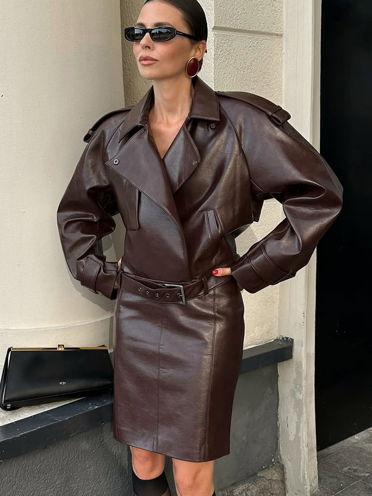 Damer modetrendigt konstläderjacka med figursydd design Mirla-Eva Jonsson