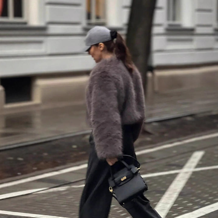 Damer modig konstpälsjacka med mjuk ståkrage Mirla-Eva Jonsson