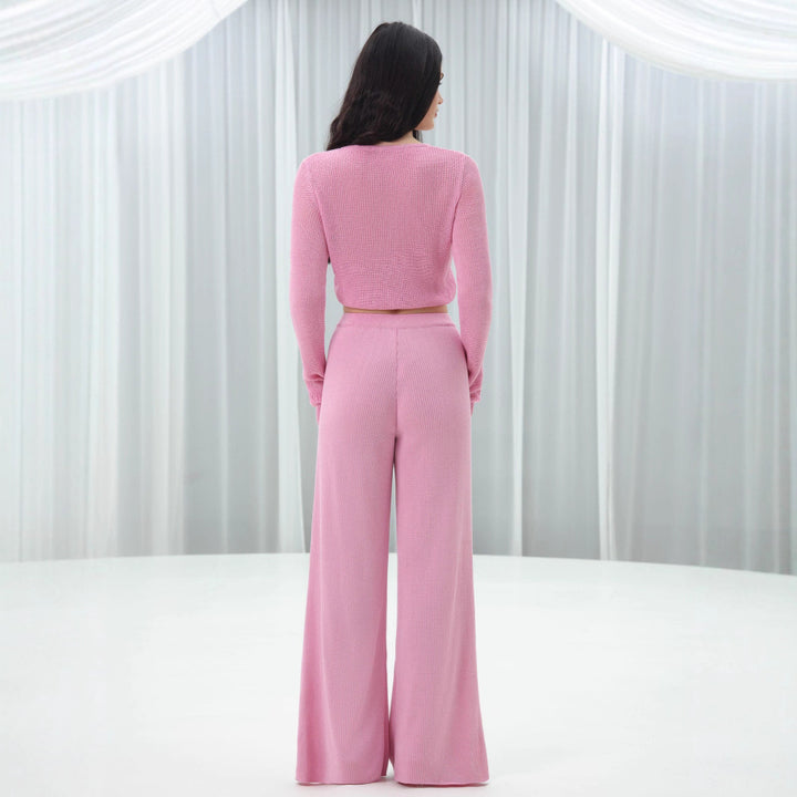 Damer modig och bekväm stickad ensemble med cropped topp och vida byxben Mirla-Eva Jonsson