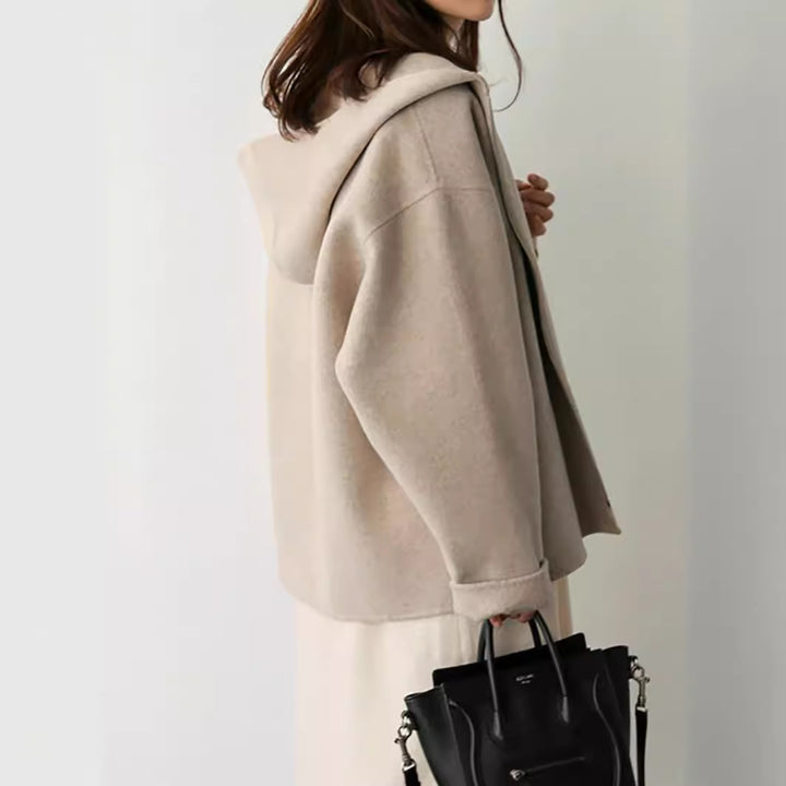 Damer modig och elegant hoodiejacka i mjukt material Mirla-Eva Jonsson